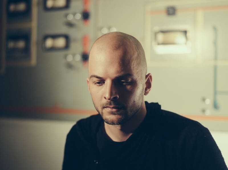 NILS_FRAHM_All_Melody_credit_Alexander_Schneider_small-1600x1194