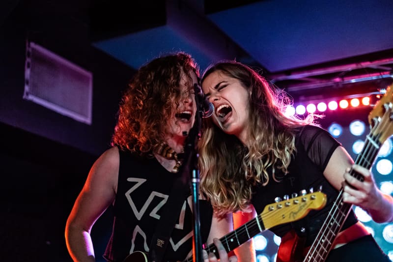 live-Johanna-and-Ashley-Vocals-John-Clouse-@thejohnburgundy
