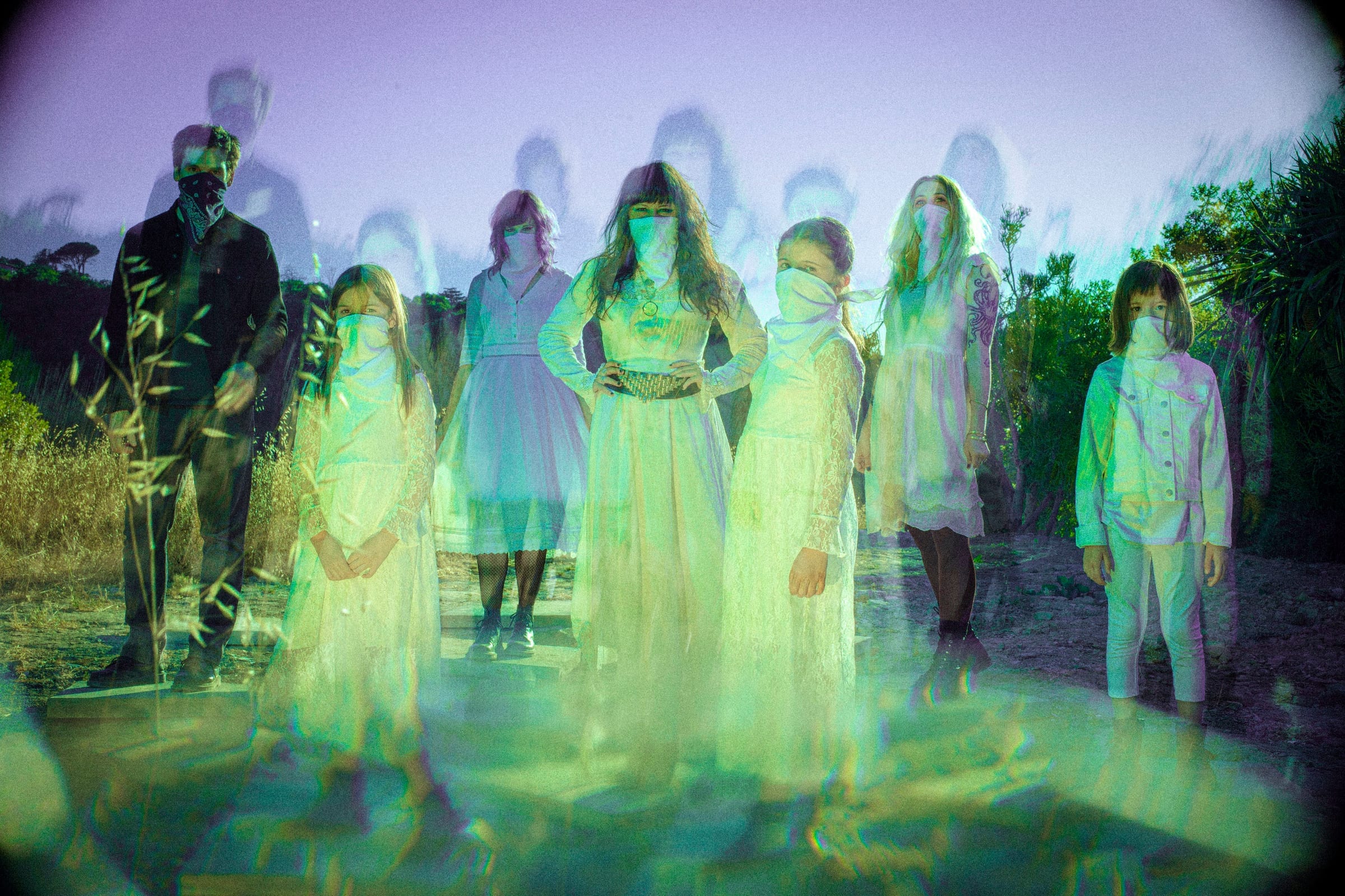 Death-Valley-Girls-by-2020-www.davidfearn.com-