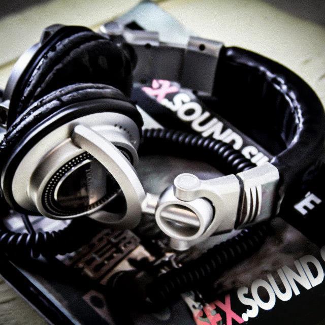 headphones sss