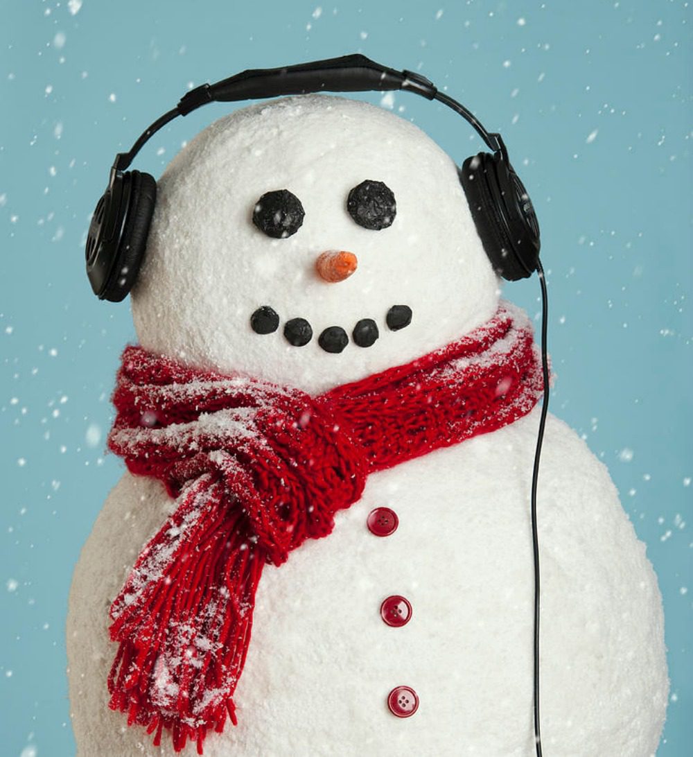 snowman-with-headphones